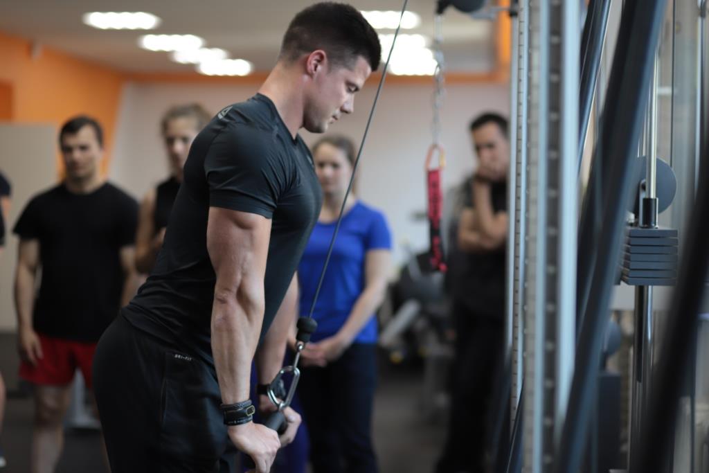 Практика  Персональных тренеров в тренажерном зале