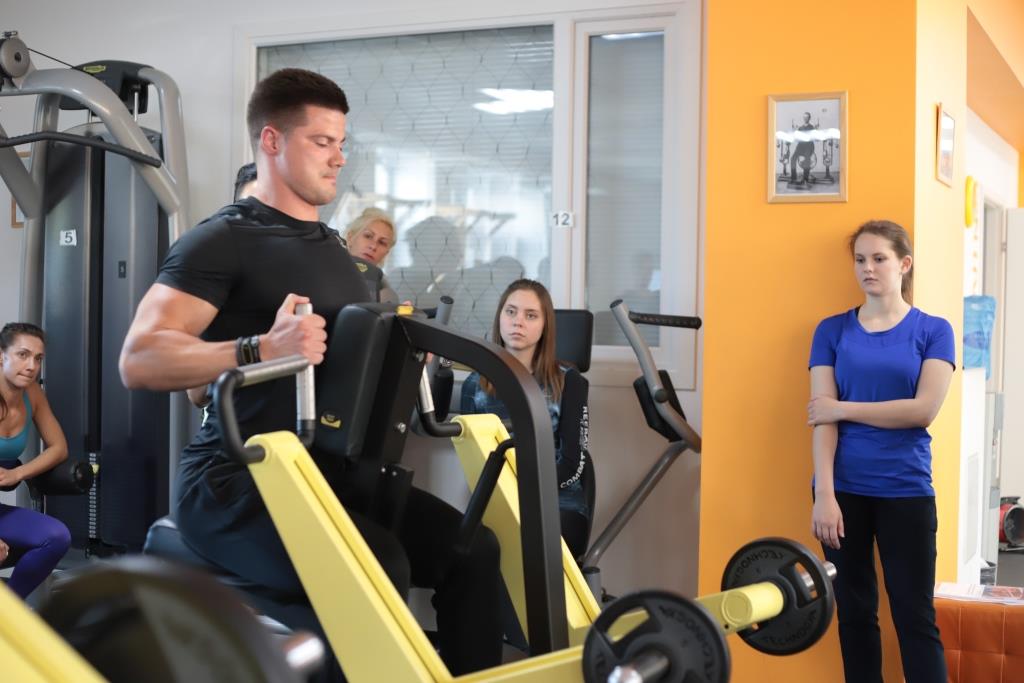 Практика  Персональных тренеров в тренажерном зале